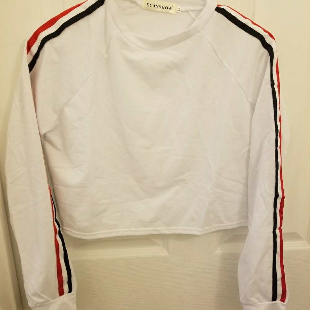 Super cute sporty crop top NWOT